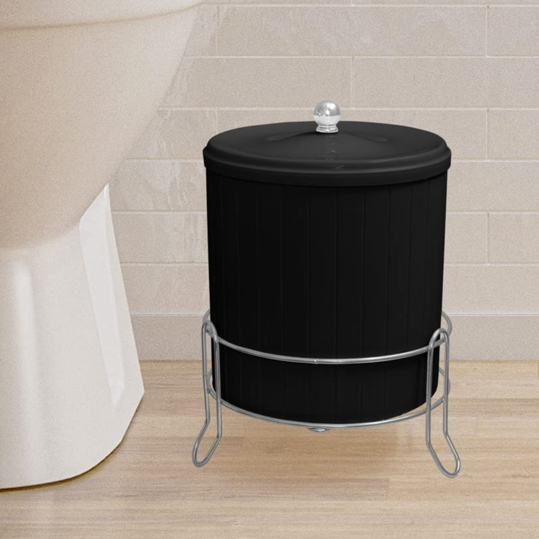 Lixeira PP Com Tampa e Suporte Em Aramado 5 Litros, Banheiro, Cozinha, Branca ou Preta, 20x23 cm (Preto) Lixeira PP Com Tampa e Suporte Em Aramado 5 Litros, Banheiro, Cozinha, Branca ou Preta, 20x23 cm (Preto)