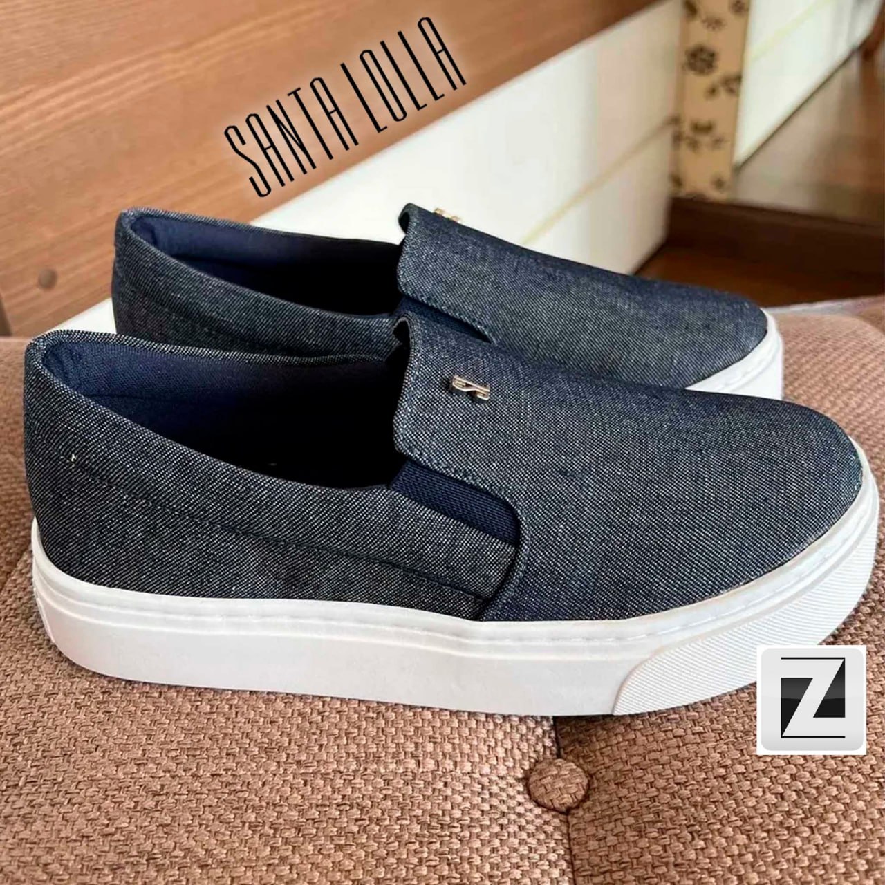 Slip On Santa Lolla Jeans Logo Feminino - Azul Slip On Santa Lolla Jeans Logo Feminino - Azul