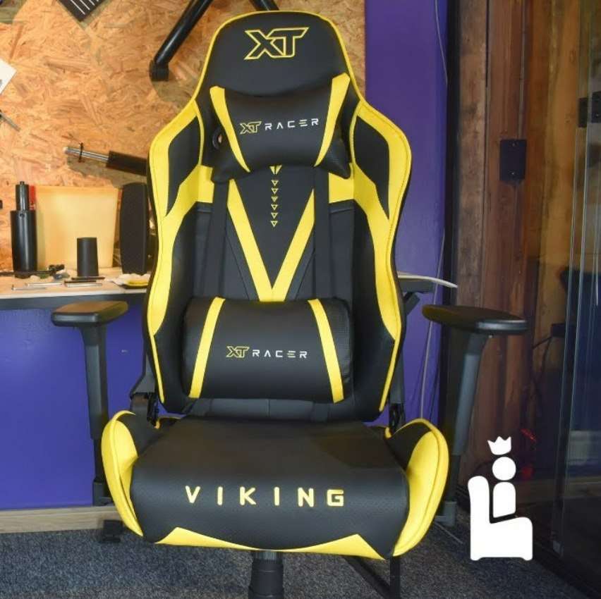 Cadeira Gamer XT Racer Reclinável Giratória - Preta e Amarela Viking Series XTR-011 Cadeira Gamer XT Racer Reclinável Giratória - Preta e Amarela Viking Series XTR-011