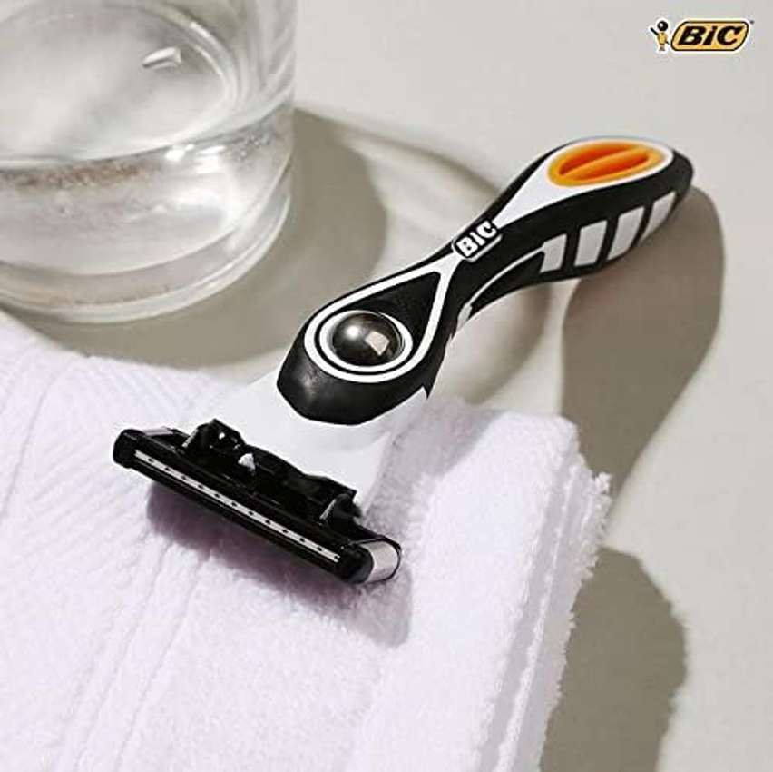 BIC Flex 5 Titanium 5 Lâmina de barbear descartável para homens, pele sensível para um barbear suave, confortável e rente, conjunto de 4 peças BIC Flex 5 Titanium 5 Lâmina de barbear descartável para homens, pele sensível para um barbear suave, confortável e rente, conjunto de 4 peças