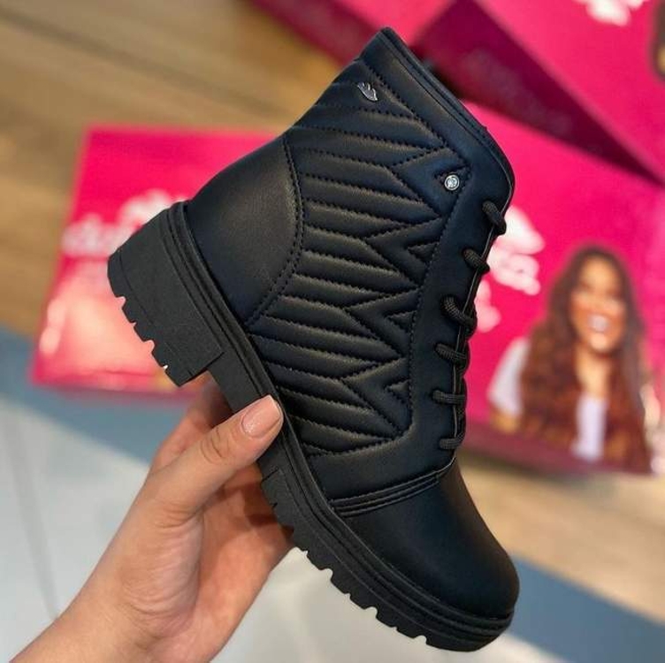 Bota Casual Feminina G9575 Coturno Salto Bloco Baixo Dakota Bota Casual Feminina G9575 Coturno Salto Bloco Baixo Dakota