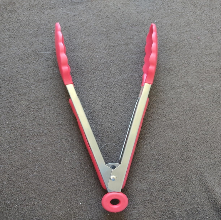 Pegador 27cm Multiuso silicone vermelho com cabo Inox, SIL2645-VM, Euro Home Pegador 27cm Multiuso silicone vermelho com cabo Inox, SIL2645-VM, Euro Home