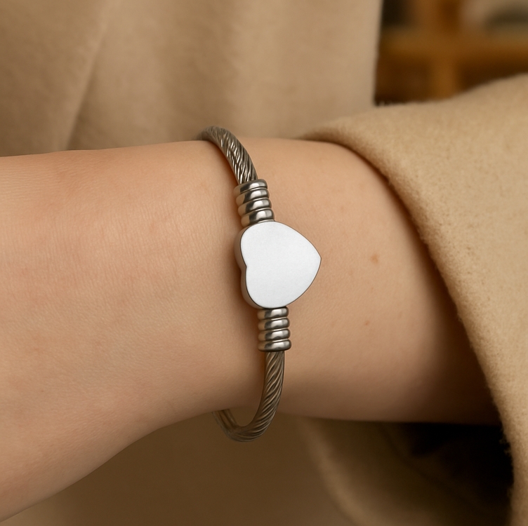 Bracelete Coração Aço Inox 316 Para Presente Feminino Bracelete Coração Aço Inox 316 Para Presente Feminino