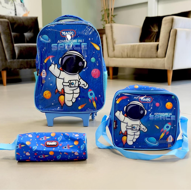 Kit De Mochila Escolar Magic Kids Mochila De Rodinhas Com Estojo E Lancheira Espaço Com Design Astronauta Multicolorido Kit De Mochila Escolar Magic Kids Mochila De Rodinhas Com Estojo E Lancheira Espaço Com Design Astronauta Multicolorido