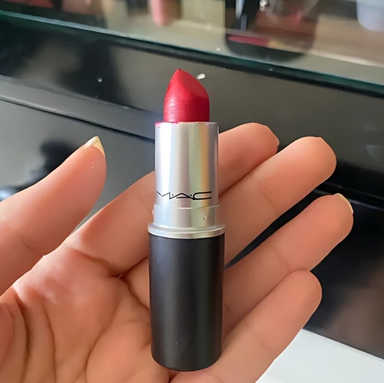 M·A·C Retro Matte Lipstick Flat Out Fabulous
- Batom 3g M·A·C Retro Matte Lipstick Flat Out Fabulous
- Batom 3g