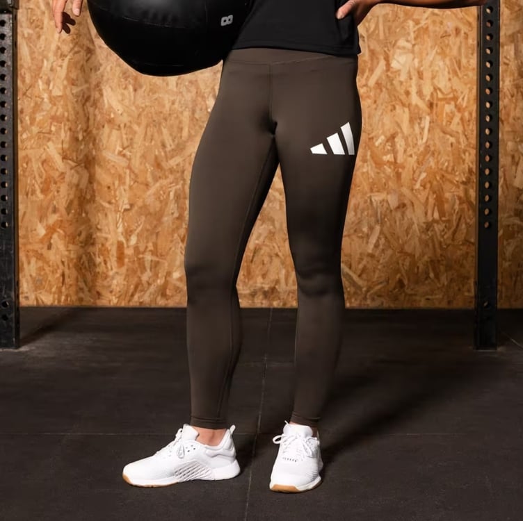 Calça Legging Adidas Essentials Feminina - Chumbo Calça Legging Adidas Essentials Feminina - Chumbo