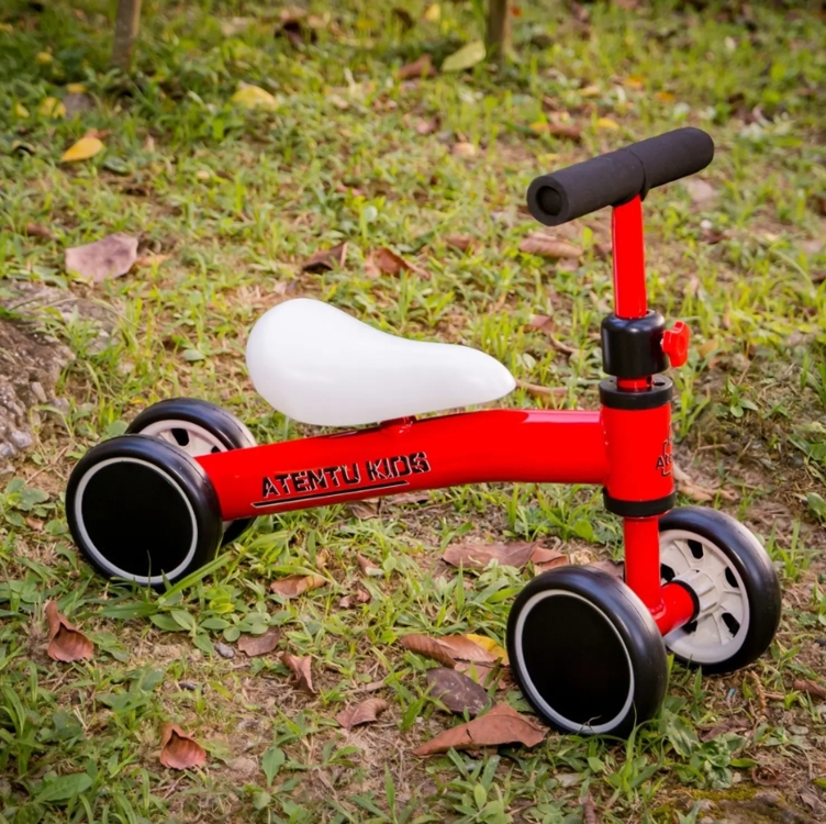 Bicicleta Andador Tico-Tico De Equilíbrio Sem Pedal Infantil 4 Rodas Bicicleta Andador Tico-Tico De Equilíbrio Sem Pedal Infantil 4 Rodas