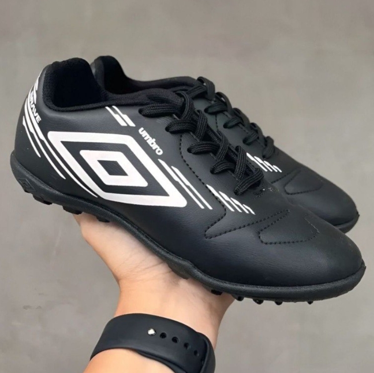 Chuteira Society Umbro Brave - Preto Chuteira Society Umbro Brave - Preto