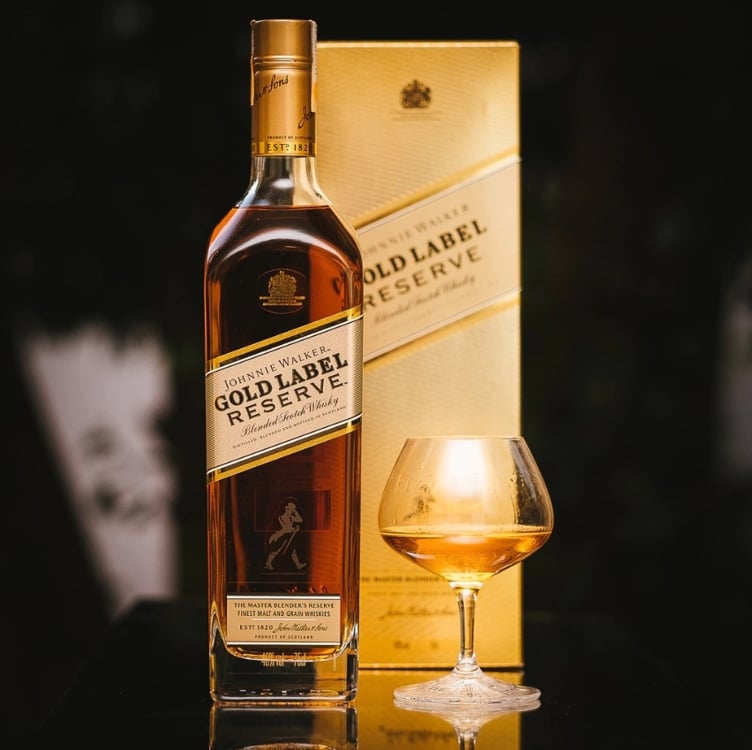 Whisky Escocês Blended Gold Label Reserve Johnnie Walker Garrafa 750ml Whisky Escocês Blended Gold Label Reserve Johnnie Walker Garrafa 750ml
