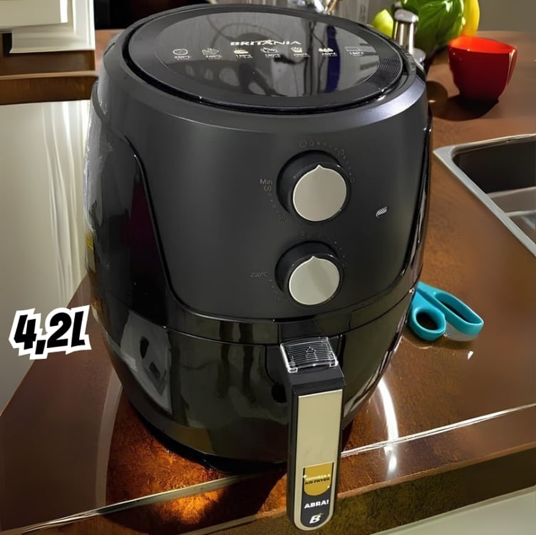 Britânia Bfr37 Fritadeira Air Fryer Preto 4,2l 220v Britânia Bfr37 Fritadeira Air Fryer Preto 4,2l 220v