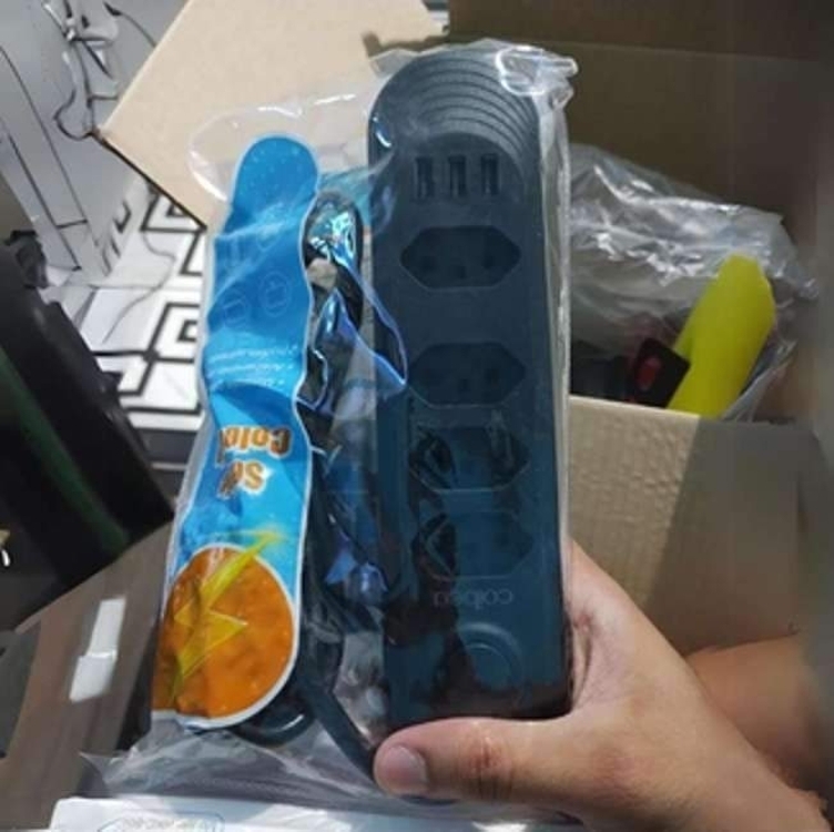 Extensão Tomada, Régua Tomada, 4 Tomadas, 3 Interfaces Usb, Cabo De Alimentação De 2 Metros, Suporte A Tensão De 110-220v, Potência De 2500w, Preto Extensão Tomada, Régua Tomada, 4 Tomadas, 3 Interfaces Usb, Cabo De Alimentação De 2 Metros, Suporte A Tensão De 110-220v, Potência De 2500w, Preto