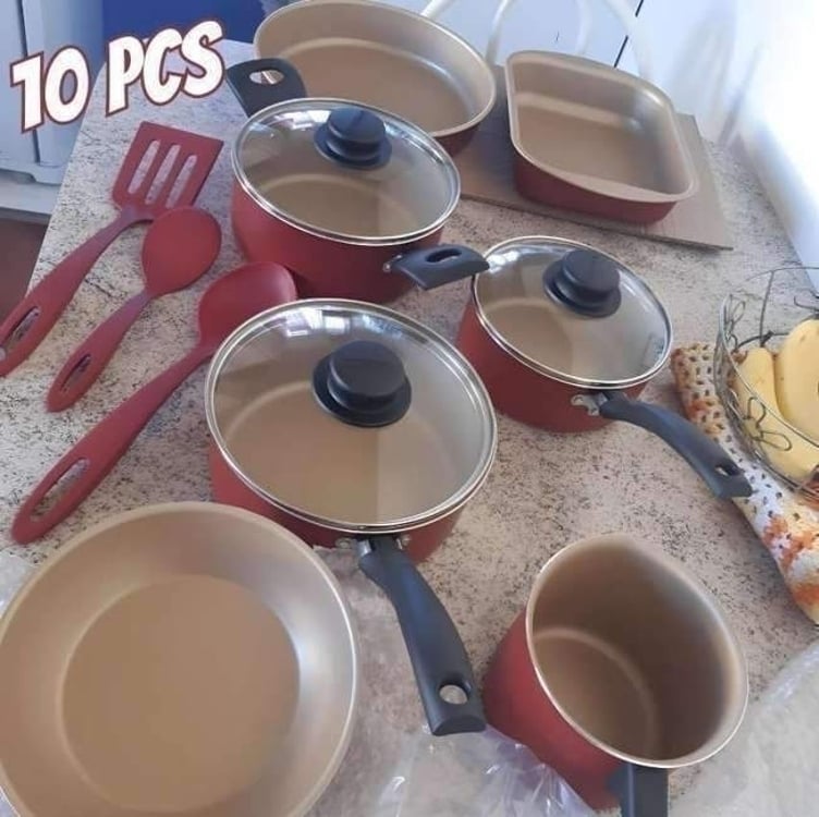 Conjunto de Panelas 10 Peças Tramontina Turim com Revestimento Antiaderente Starflon Max e Tampas de Vidro Temperado - Vermelho Conjunto de Panelas 10 Peças Tramontina Turim com Revestimento Antiaderente Starflon Max e Tampas de Vidro Temperado - Vermelho