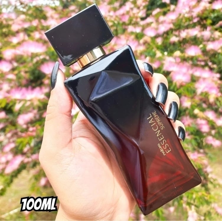 Deo Parfum Essencial Supreme Feminino Natura 100ml Deo Parfum Essencial Supreme Feminino Natura 100ml