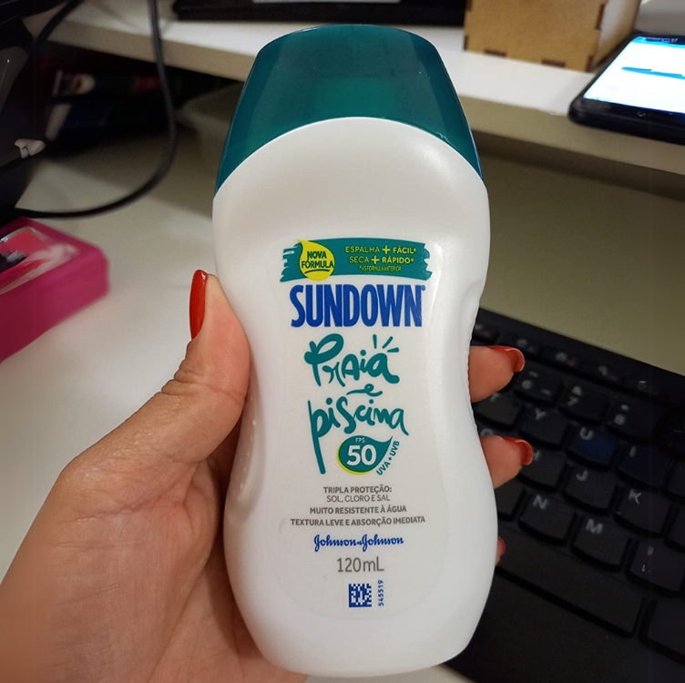Sundown Protetor Solar Corpo e Rosto Praia e Piscina FPS 50,120ml Sundown Protetor Solar Corpo e Rosto Praia e Piscina FPS 50,120ml