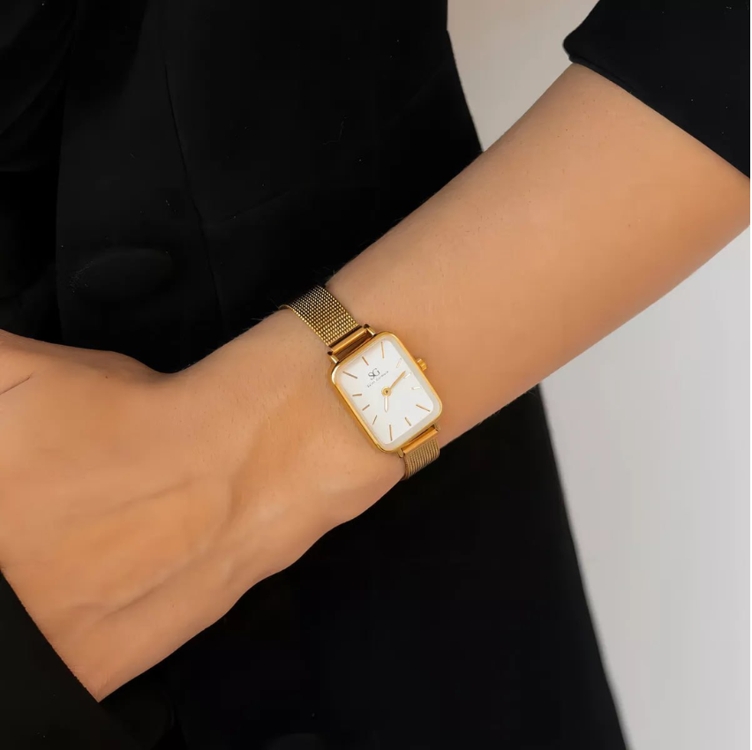 Relógio Feminino Saint Germain Quadrado Square Chelsea Gold Cor da correia bisel Dourado Cor do fundo Branco Relógio Feminino Saint Germain Quadrado Square Chelsea Gold Cor da correia bisel Dourado Cor do fundo Branco