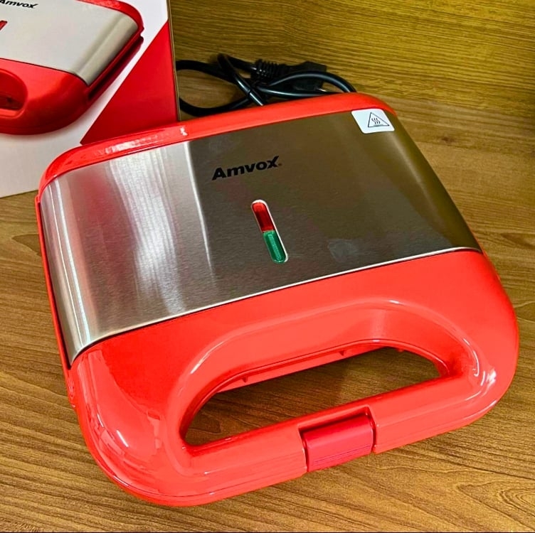 Sanduicheira Grill Amvox Vermelho 750W Lar - AMS 500 Sanduicheira Grill Amvox Vermelho 750W Lar - AMS 500