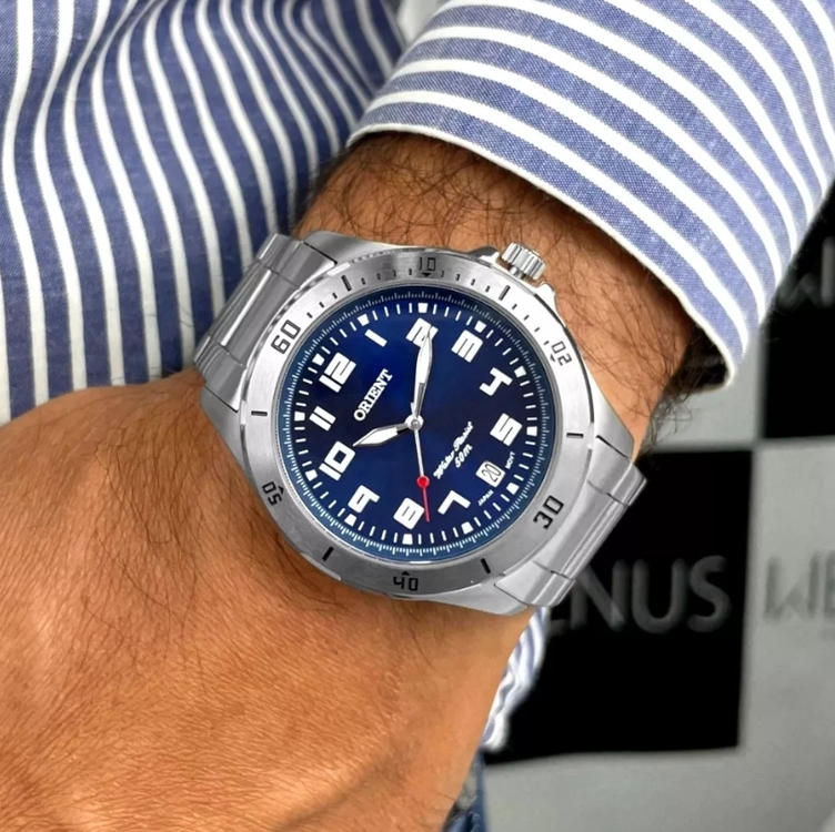 Relógio de pulso Orient MBSS1155A com corria de aço inoxidável cor prata - fondo azul-escuro Relógio de pulso Orient MBSS1155A com corria de aço inoxidável cor prata - fondo azul-escuro
