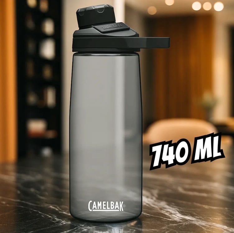 Garrafa CamelBak Chute Mag, com Tritan Renew, 740 ml, Charcoal Garrafa CamelBak Chute Mag, com Tritan Renew, 740 ml, Charcoal