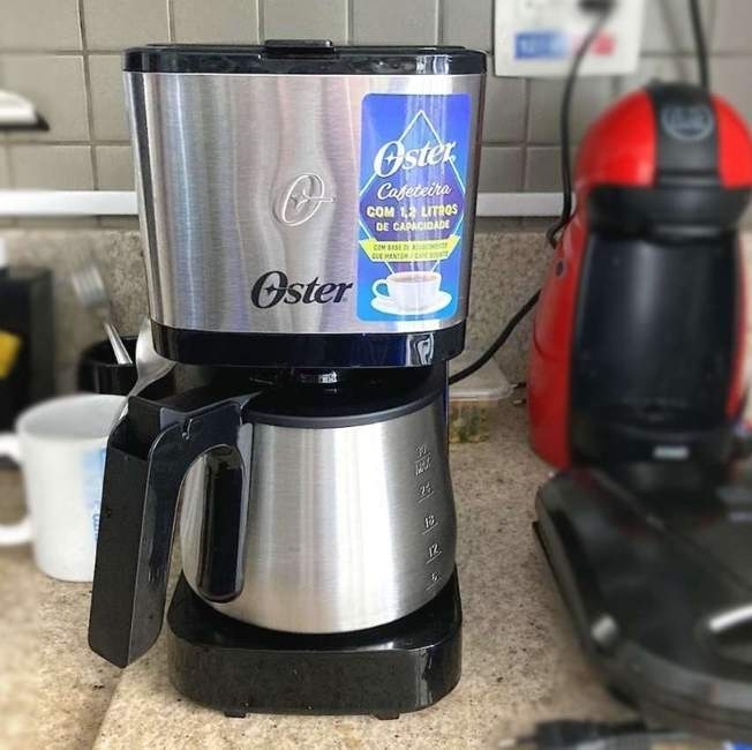 Cafeteira Oster Jarra de Inox 1,2L 750W Inox 220V OCAF650 Cafeteira Oster Jarra de Inox 1,2L 750W Inox 220V OCAF650