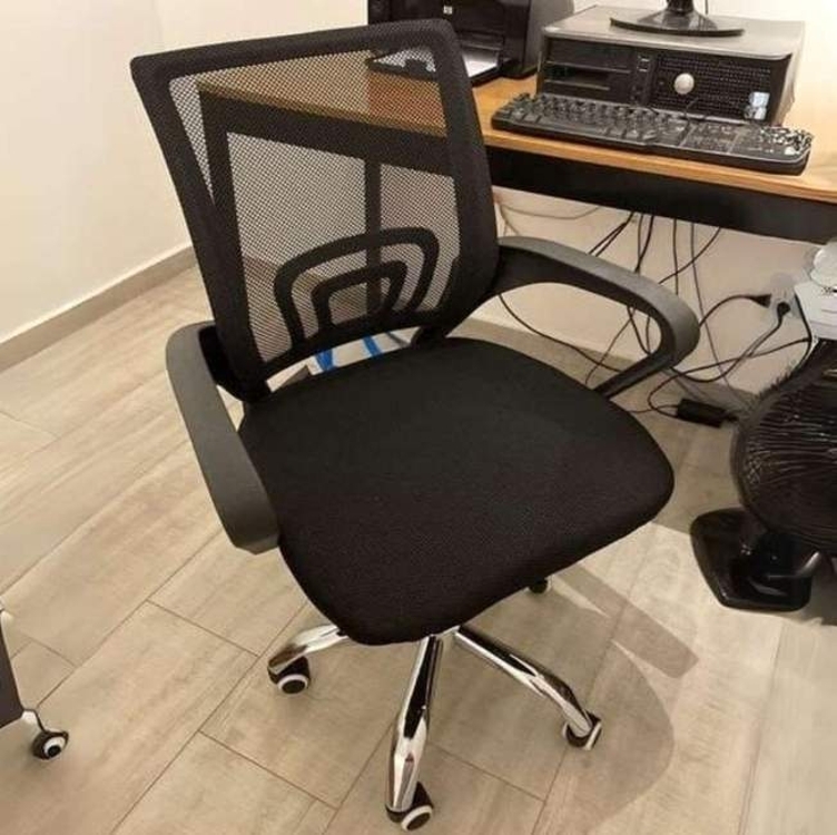 Cadeira De Escritório Com Base Preta Prizi Cadeira De Escritório Com Base Preta Prizi