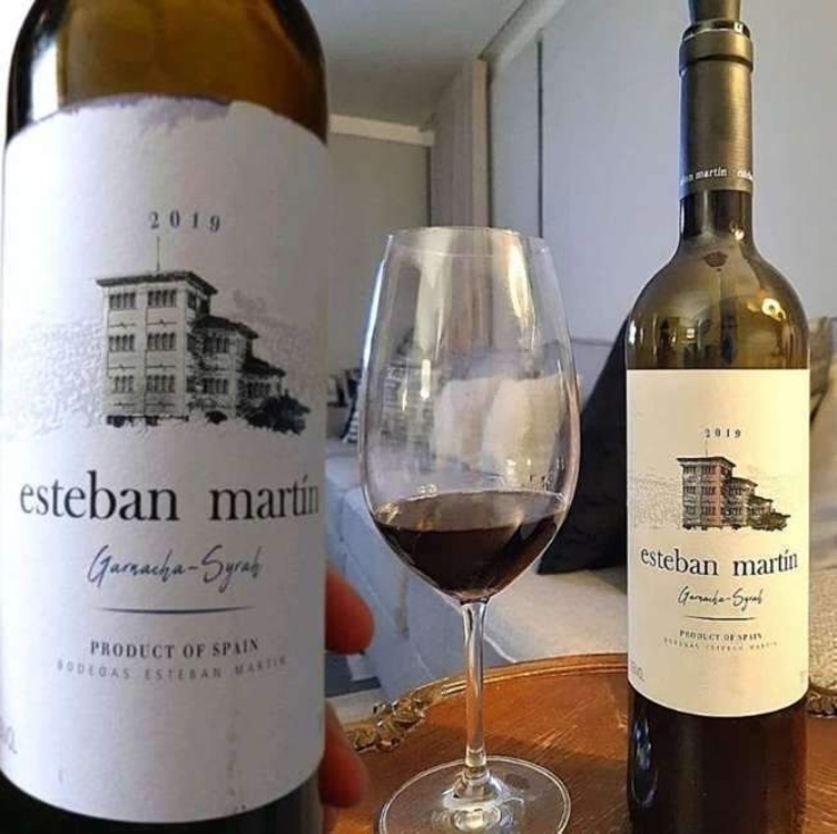 Bodegas Esteban Martin Vinho Tinto Esteban Martín D.O.P. Cariñena Garnacha Syrah Tinto 750 Ml Garnacha Bodegas Esteban Martin Vinho Tinto Esteban Martín D.O.P. Cariñena Garnacha Syrah Tinto 750 Ml Garnacha