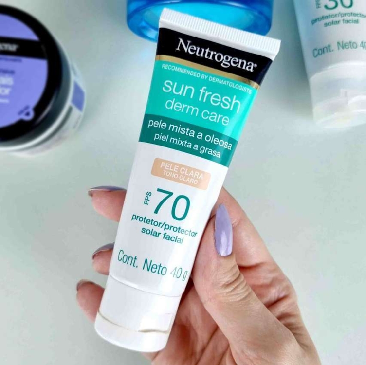 Neutrogena Sun Fresh Protetor Solar Facial Para Pele Oleosa Derm Care Pele Morena FPS 70,40g Neutrogena Sun Fresh Protetor Solar Facial Para Pele Oleosa Derm Care Pele Morena FPS 70,40g