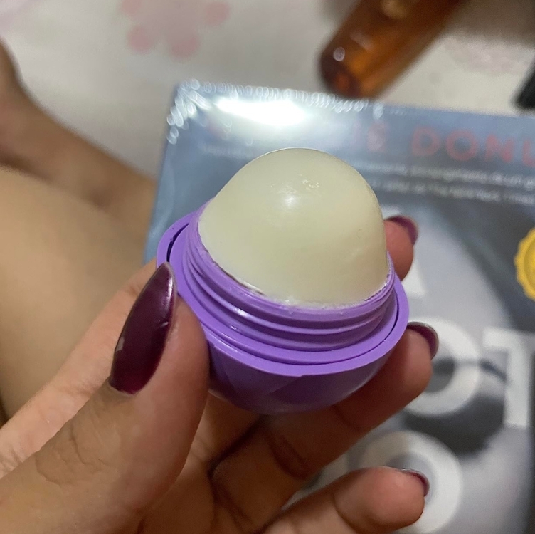 BETA Hidratante Labial BAUNILHA 9,5g - Hidratação profunda para seus lábios, com aroma de Baunilha, feito com ingredientes naturais, com fator de proteção solar, design prático e sofisticado BETA Hidratante Labial BAUNILHA 9,5g - Hidratação profunda para seus lábios, com aroma de Baunilha, feito com ingredientes naturais, com fator de proteção solar, design prático e sofisticado