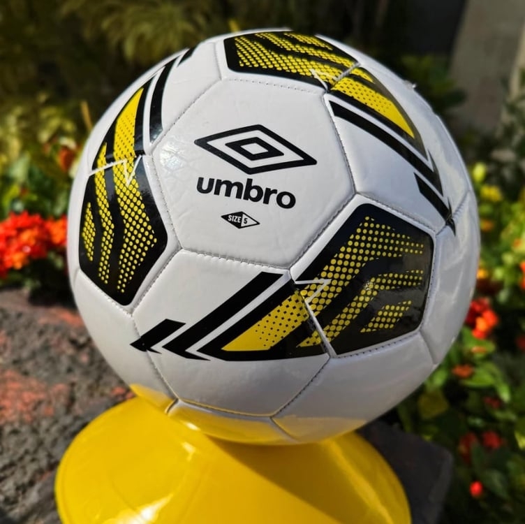 Bola De Campo Umbro Scorpion Recreational, Branco/Preto/Amarelo, 5 Bola De Campo Umbro Scorpion Recreational, Branco/Preto/Amarelo, 5