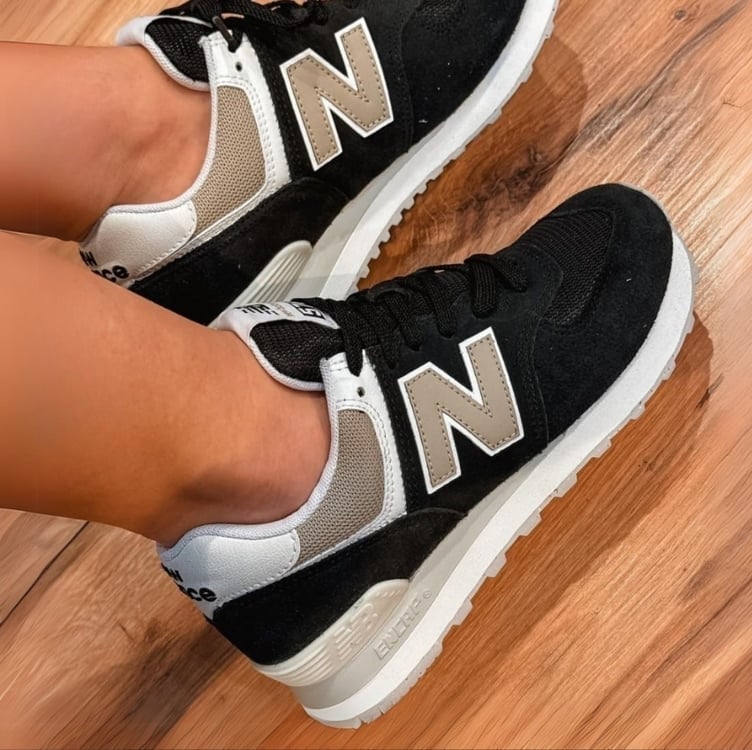 Tênis Couro New Balance 574 V'2 Feminino - Cinza+Verde Tênis Couro New Balance 574 V'2 Feminino - Cinza+Verde