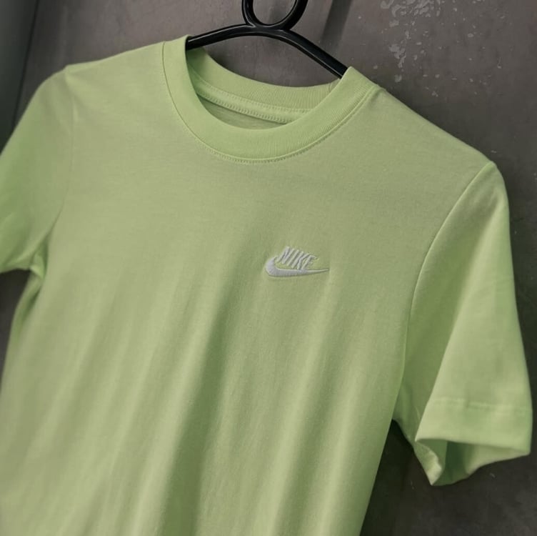 Camiseta Nike Sportswear Club Masculina Camiseta Nike Sportswear Club Masculina