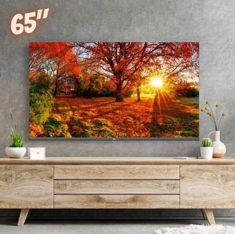 Smart TV 65" HQ 4K com Conversor Digital externo 3 HDMI 2 USB WI-FI Design Slim e tela Frameless Smart TV 65" HQ 4K com Conversor Digital externo 3 HDMI 2 USB WI-FI Design Slim e tela Frameless