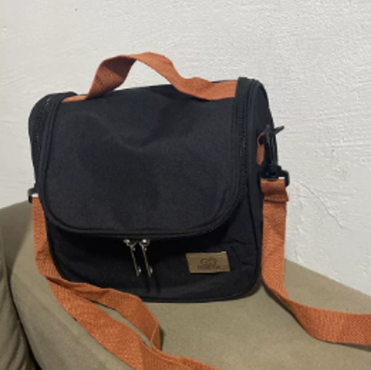 Bolsa térmica com alça feminina trabalho academia lancheira cor preto Bolsa térmica com alça feminina trabalho academia lancheira cor preto