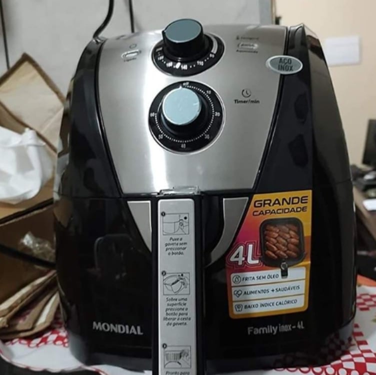 Fritadeira Elétrica sem Óleo/Air Fryer Mondial Family AFN-40-BI Preto 4L com Timer - 110V Fritadeira Elétrica sem Óleo/Air Fryer Mondial Family AFN-40-BI Preto 4L com Timer - 110V