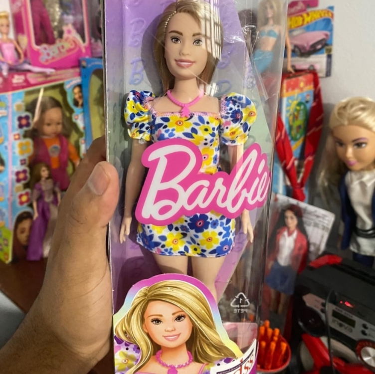 Barbie Fashionista, Boneca com Síndrome de Down, Para crianças a partir de 3 anos Barbie Fashionista, Boneca com Síndrome de Down, Para crianças a partir de 3 anos