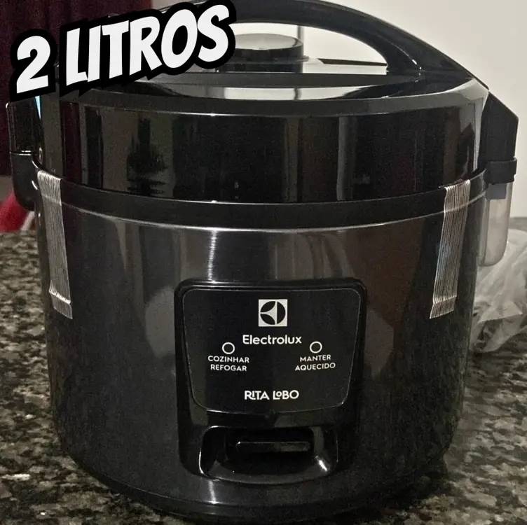 Panela De Arroz Elétrica Electrolux Erc10 Efficient 2 Em 1 Com Visor Glass Por Rita Lobo 7 Xícaras - Preto/inox - 110v Panela De Arroz Elétrica Electrolux Erc10 Efficient 2 Em 1 Com Visor Glass Por Rita Lobo 7 Xícaras - Preto/inox - 110v