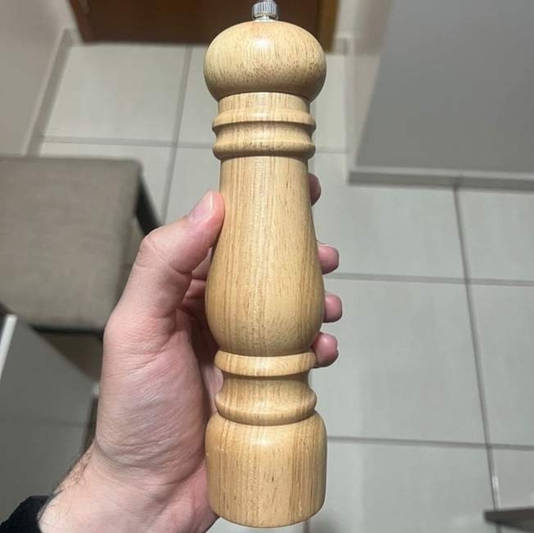 Mimo Style Moedor Manual Para Pimenta e Sal, Ideal Para Moer Grãos e Condimentos Secos, Produzido Inteiramente em Madeira, Moedor de Cerâmica Com Pino Regulador de Tamanho do Grão, Fácil Manuseio Mimo Style Moedor Manual Para Pimenta e Sal, Ideal Para Moer Grãos e Condimentos Secos, Produzido Inteiramente em Madeira, Moedor de Cerâmica Com Pino Regulador de Tamanho do Grão, Fácil Manuseio