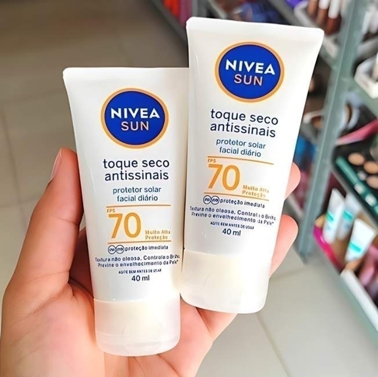 NIVEA SUN Protetor Solar Facial Toque Seco Antissinais FPS 70 40ml NIVEA SUN Protetor Solar Facial Toque Seco Antissinais FPS 70 40ml