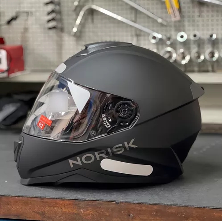 Capacete Norisk Razor Monocolor Preto Fosco Fechado Moto Capacete Norisk Razor Monocolor Preto Fosco Fechado Moto