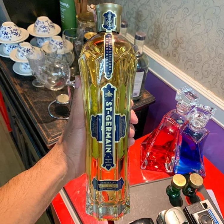 Saint Germain, Licor de Flores, Francês, 750 ml Saint Germain, Licor de Flores, Francês, 750 ml