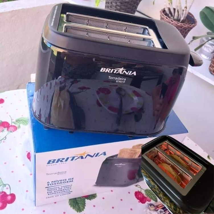 Torradeira Btr01p Com 6 Níveis De Tostagem Britânia 220v Cor Preto Torradeira Btr01p Com 6 Níveis De Tostagem Britânia 220v Cor Preto