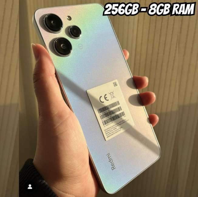 Smartphone Xiaomi Redmi 12 4G 256GB - 8GB Ram (Versao Global) (Polar Silver) Smartphone Xiaomi Redmi 12 4G 256GB - 8GB Ram (Versao Global) (Polar Silver)