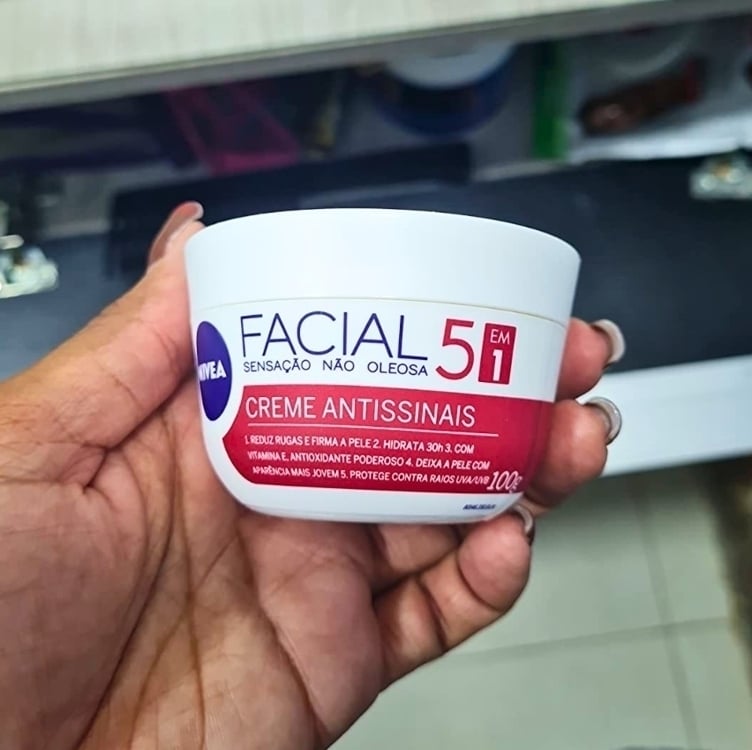 Creme Facial Nivea Antissinais 100g - 5 em 1 Creme Facial Nivea Antissinais 100g - 5 em 1