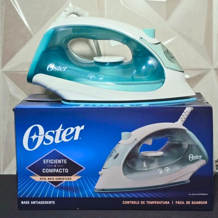 Ferro de Passar Roupa a Vapor Oster - GCSTBS5002 Branco e Verde Ferro de Passar Roupa a Vapor Oster - GCSTBS5002 Branco e Verde