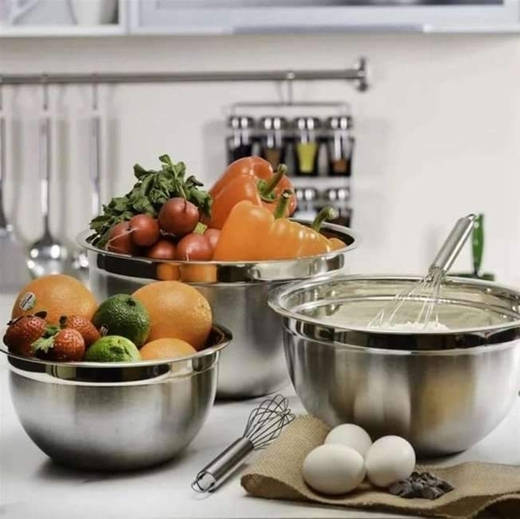 Kit Com 4 Tigelas Bowls de 14, 18, 22 e 26 cm de Diâmetro. Feitas de Aço Inox, Com Brilho Interno e Fosco Externo, Fácil de Limpar, Resistentes, Duráveis e Elegantes, Premium - Marca: Amoreja Kit Com 4 Tigelas Bowls de 14, 18, 22 e 26 cm de Diâmetro. Feitas de Aço Inox, Com Brilho Interno e Fosco Externo, Fácil de Limpar, Resistentes, Duráveis e Elegantes, Premium - Marca: Amoreja