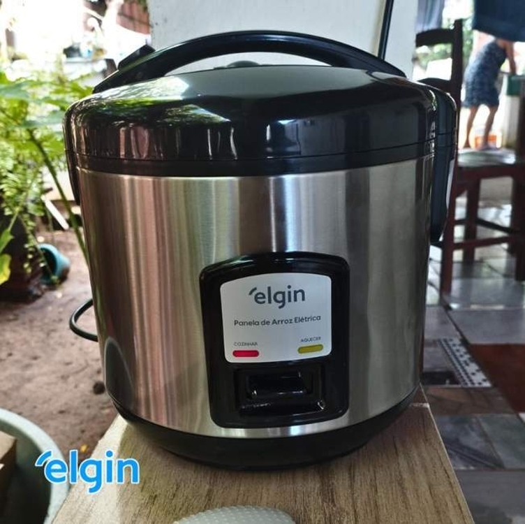 Panela De Arroz Elétrica Elgin 400w 5 Xícaras Cor Preto 110V Panela De Arroz Elétrica Elgin 400w 5 Xícaras Cor Preto 110V