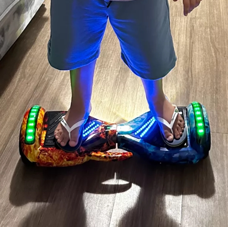 Hoverboard Overboard Skate Elétrico 6.5 Bluetooth Com Led Hoverboard Overboard Skate Elétrico 6.5 Bluetooth Com Led