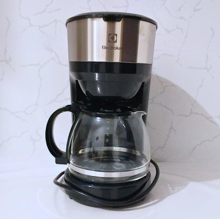 Cafeteira Elétrica Electrolux Inox 30 Xícaras Efficient ECM20 127v Cafeteira Elétrica Electrolux Inox 30 Xícaras Efficient ECM20 127v