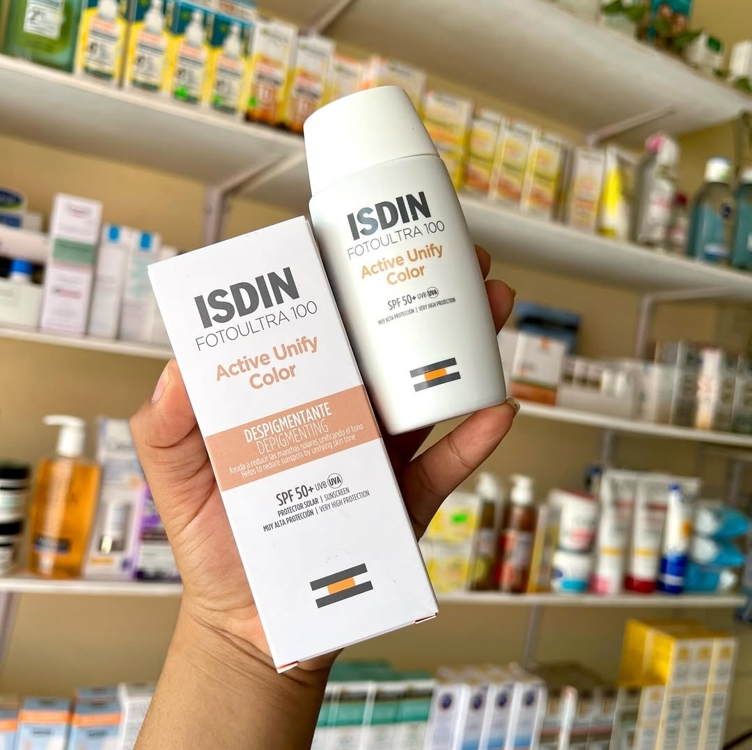 Protetor Solar e Clareador Facial com Cor Active Unify Color FPS 99 50ml Isdin Protetor Solar e Clareador Facial com Cor Active Unify Color FPS 99 50ml Isdin