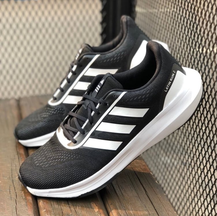 Tênis adidas Latin Run 2 Masculino Antiderrapante Corrida Tênis adidas Latin Run 2 Masculino Antiderrapante Corrida