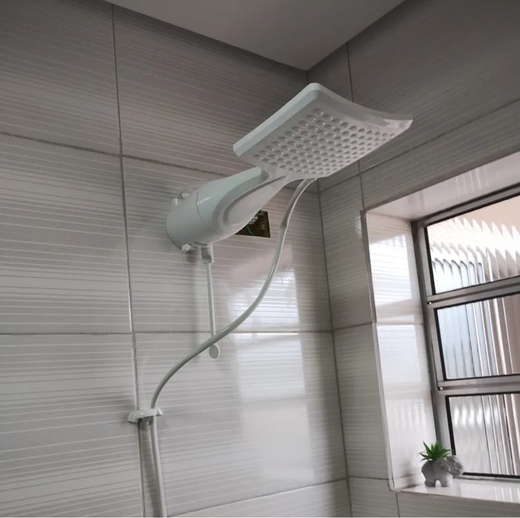 Kit Chuveiro Ducha Eletro Loren Shower 110v/220v Lorenzetti Kit Chuveiro Ducha Eletro Loren Shower 110v/220v Lorenzetti